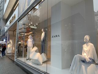 【ZARA】世界で最も名があり楽しまれているモードブランドザラを徹底解説！やはりこの雰囲気好きすぎる！【メンズファッション/インディテックス/ザラ/メンズ服/服好き/ブランド徹底解説/24AW】