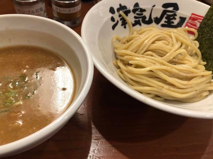 西川口デカ盛り!「つけ麺 津気屋（つきや ）」で極みメニュー・超盛り!進撃のグルメチェーン店、コンビニ、新メニュー、新商品、スイーツなどの最新グルメを最速でお届け！！！