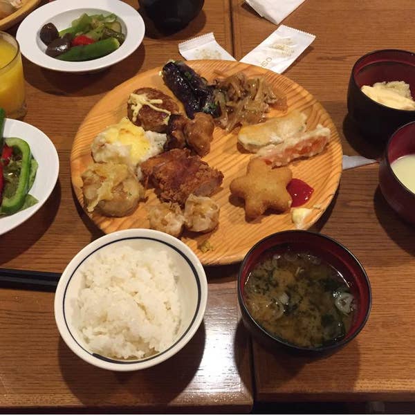 藤沢市】美味しさと健康にこだわった自然食ビュッフェレストラン「旬菜食健 ひな野 藤沢鵠沼店」の営業再開は？ |