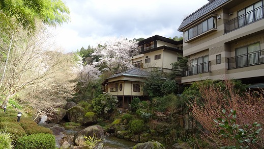 土岐市泉町定林寺・国道21号沿いに「時のホテル」が全室天然温泉付きホテル に認定！サウナ付ルーム、露天壺湯、全室400Lの大型浴槽&マイクロバブルバス&浴室TVを備えたホテル。｜土岐をかけるやまだブログ