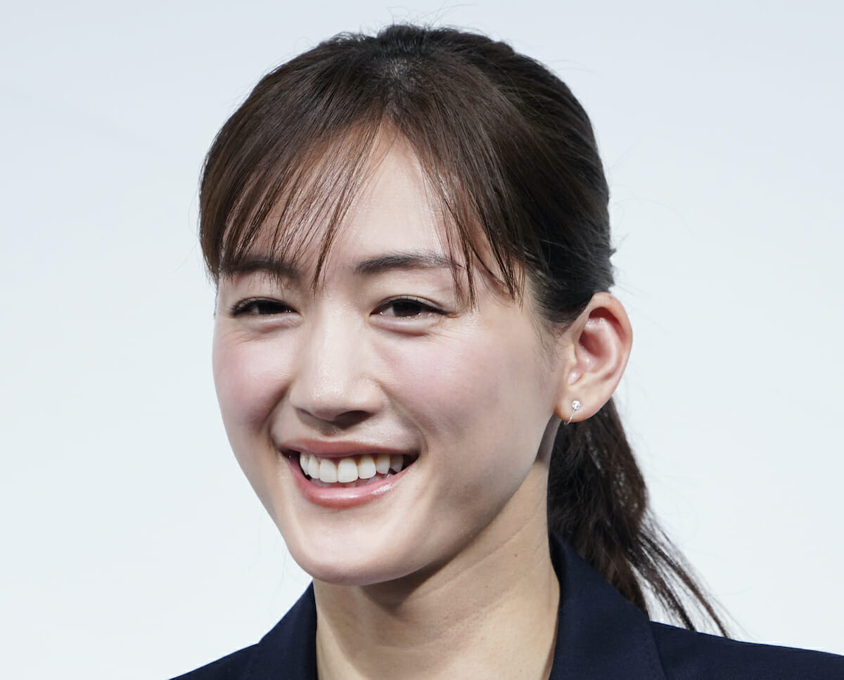 Amazon.co.jp: ◎芸能美女黒歴史新垣結衣綾瀬はるか☆菅野美穂☆南野陽子☆仲間由紀恵 へんなの!!#幼少時代#桜っ子クラブ#ぽっちゃり切り抜き2p