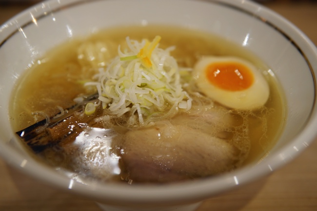 ここの塩ラーメンすっごく美味しい!!『らぁ麺 紬（つむぎ）』 |