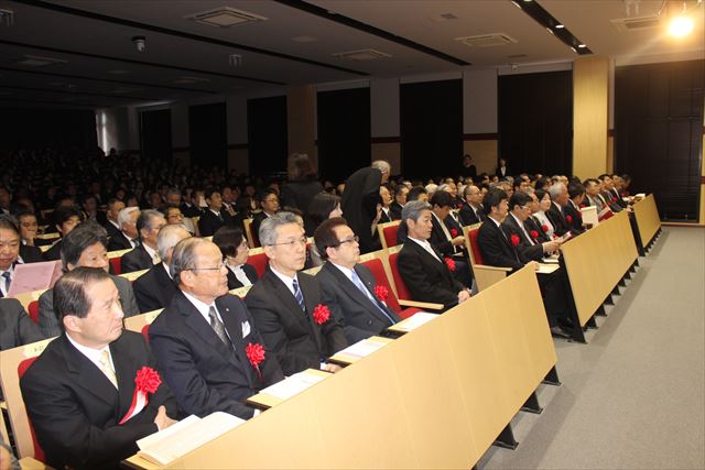 福原学園協力会さまから給水タンクを寄贈いただきました｜新着情報｜九州共立大学