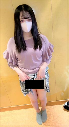 女性は、口を食べる彼女の準備で彼女の腹をつかむの写真素材・画像素材 Image 81180660