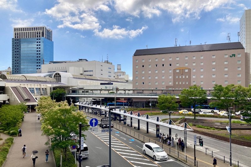 本日5月19日(日)販売しています, キッチンは矢向駅から川崎方面のバス通り直線350m, 自家焙煎した珈琲豆も用意し、お待ち申し上げます,  大人のフルーツケーキESPOiR,