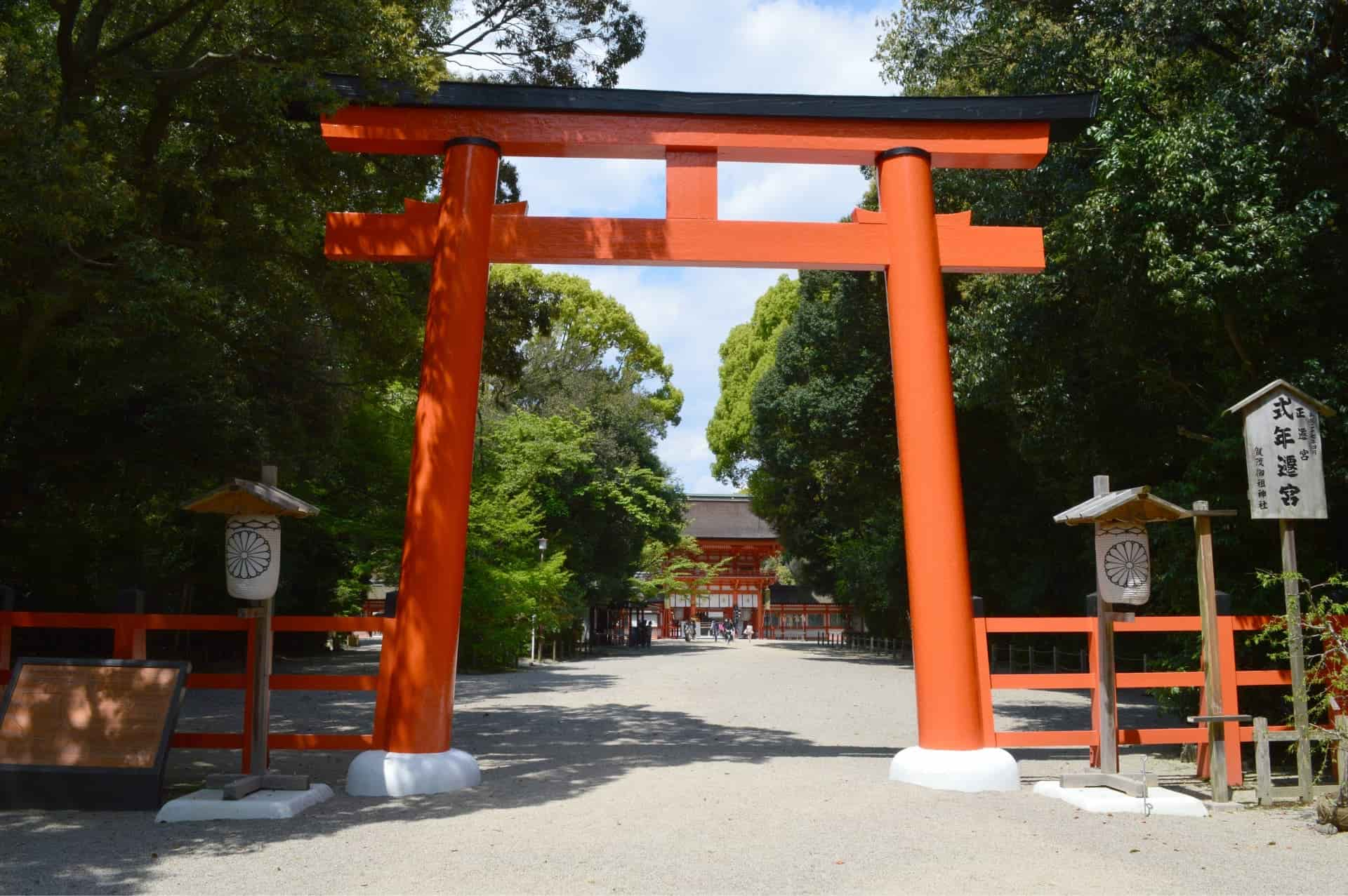 夏の京都観光ならコレ！】青もみじに川床も♩涼を堪能する旅～１日目～ - バスレポ