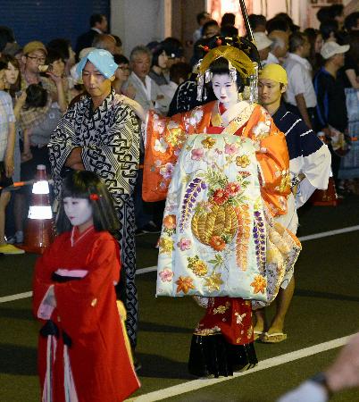 すすきの祭り❤️初日 花魁道中(うさりっちさん) |