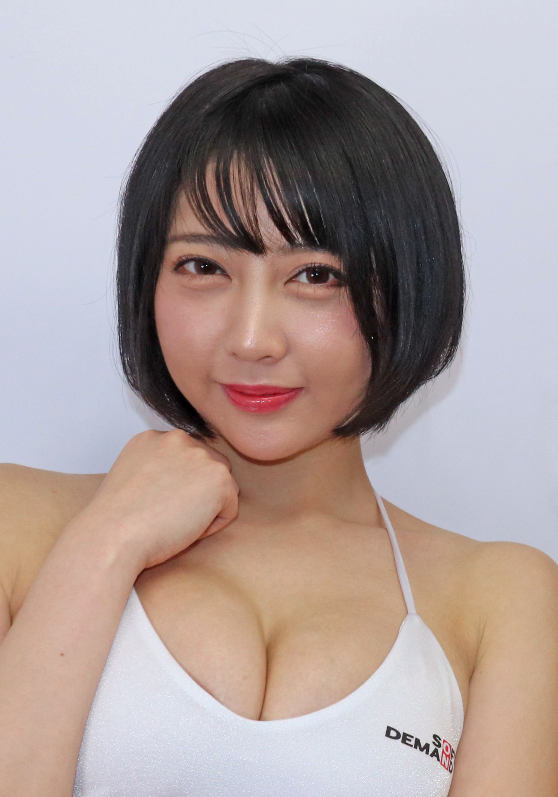 95cm Hカップロケット乳 山本ゆう、ニップレスダンスでぶるんぶるん