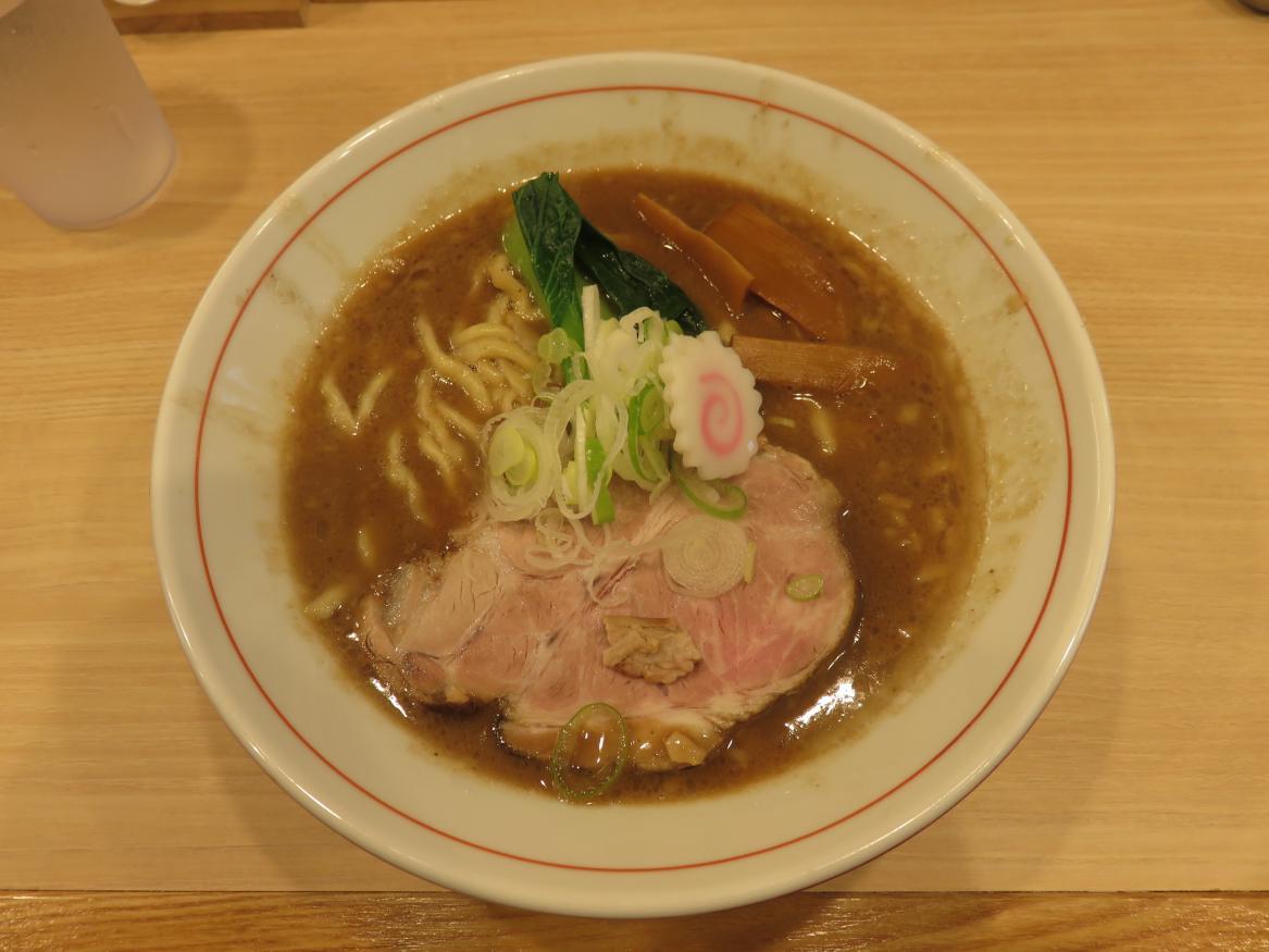 麺や 六等星（ラーメン/稲田堤）豚骨100％のこってりスープは豚骨臭皆無！新感覚の旨さ☆ |