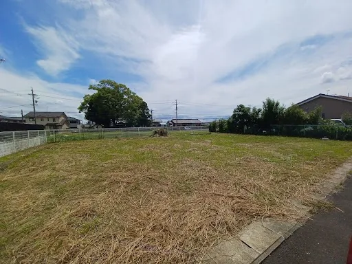 一宮市千秋町加納馬場（2区画・要資格）南西角地・南側道路 掲載しました。要資格の為、一般の方の建築は出来ません。 |