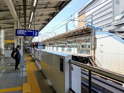 東京都渋谷区代々木上原駅前の赤パンチラ事件 | 埼玉で高品質な仮設足場工事を行う株式会社寿建設についてブログで紹介