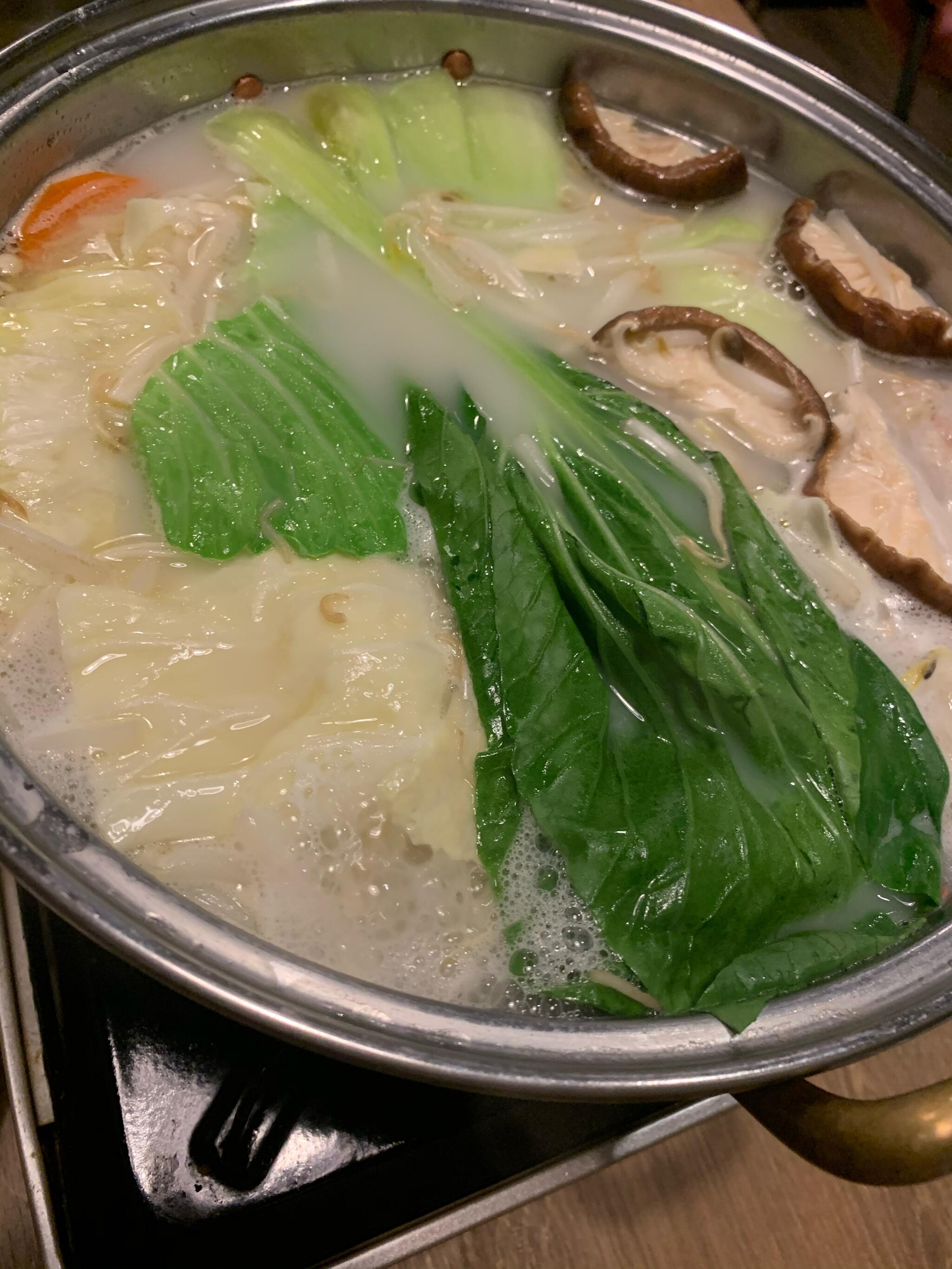 水炊き・もつ鍋・馬刺し あまね 大倉山店 - もつ鍋水炊き居酒屋