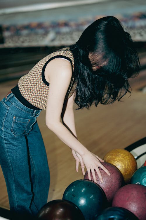 ボウリング全日本選抜選手権を制覇した 美人ボウラーと男子高校生 沖縄出身の2人の素顔は |