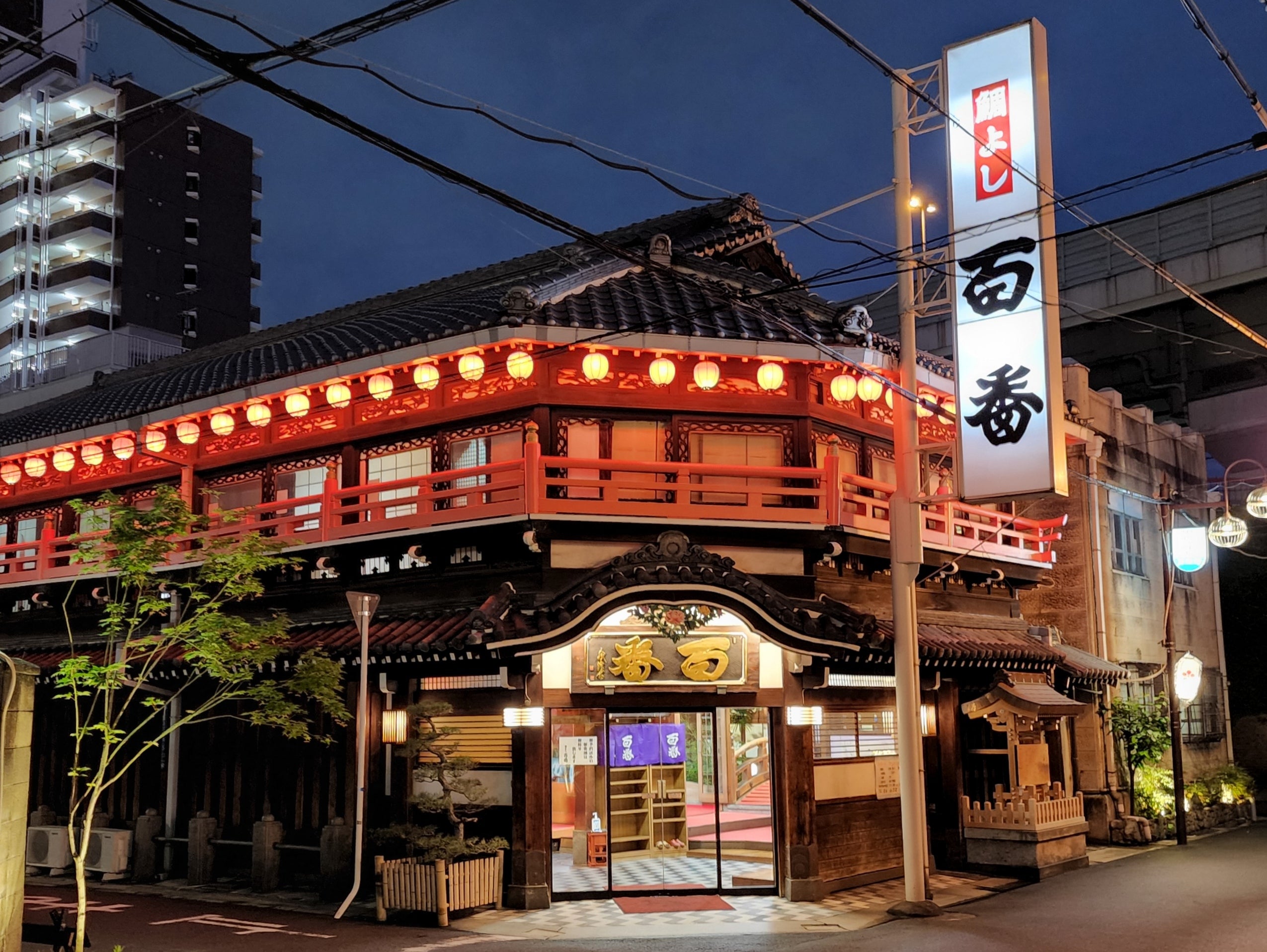 日本最大級の遊郭の建物が今も150軒以上残る「飛田新地」に行ってきました - GIGAZINE