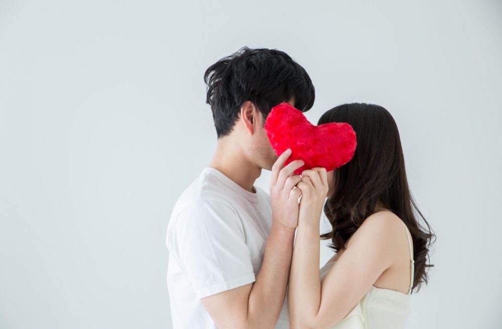 初対面でもキスから恋は始まるのか！？