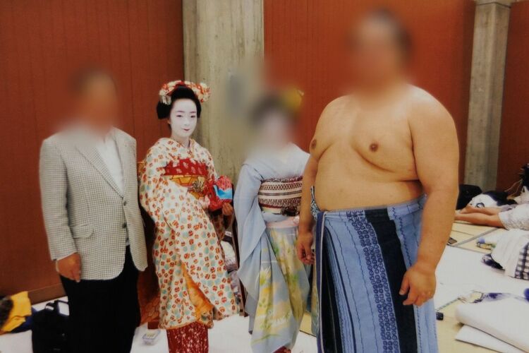 京都で初めて芸妓さんと舞妓さんを見た観光客の反応 | travel