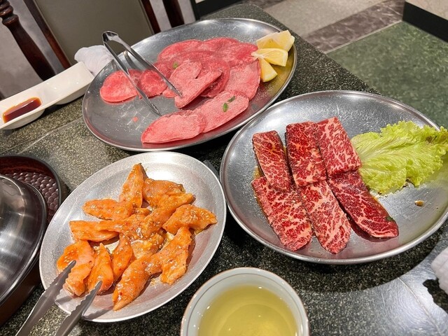 炭火焼肉 秘苑 [焼肉・ホルモン] | ヒュウガ飯