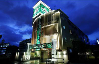 今日の夜に福岡の福岡市東区二又瀬新町にあるHOTEL le Rouge行ける人いる？ 博多駅で居酒屋挟んで持ち帰って…🏩🫶 福岡