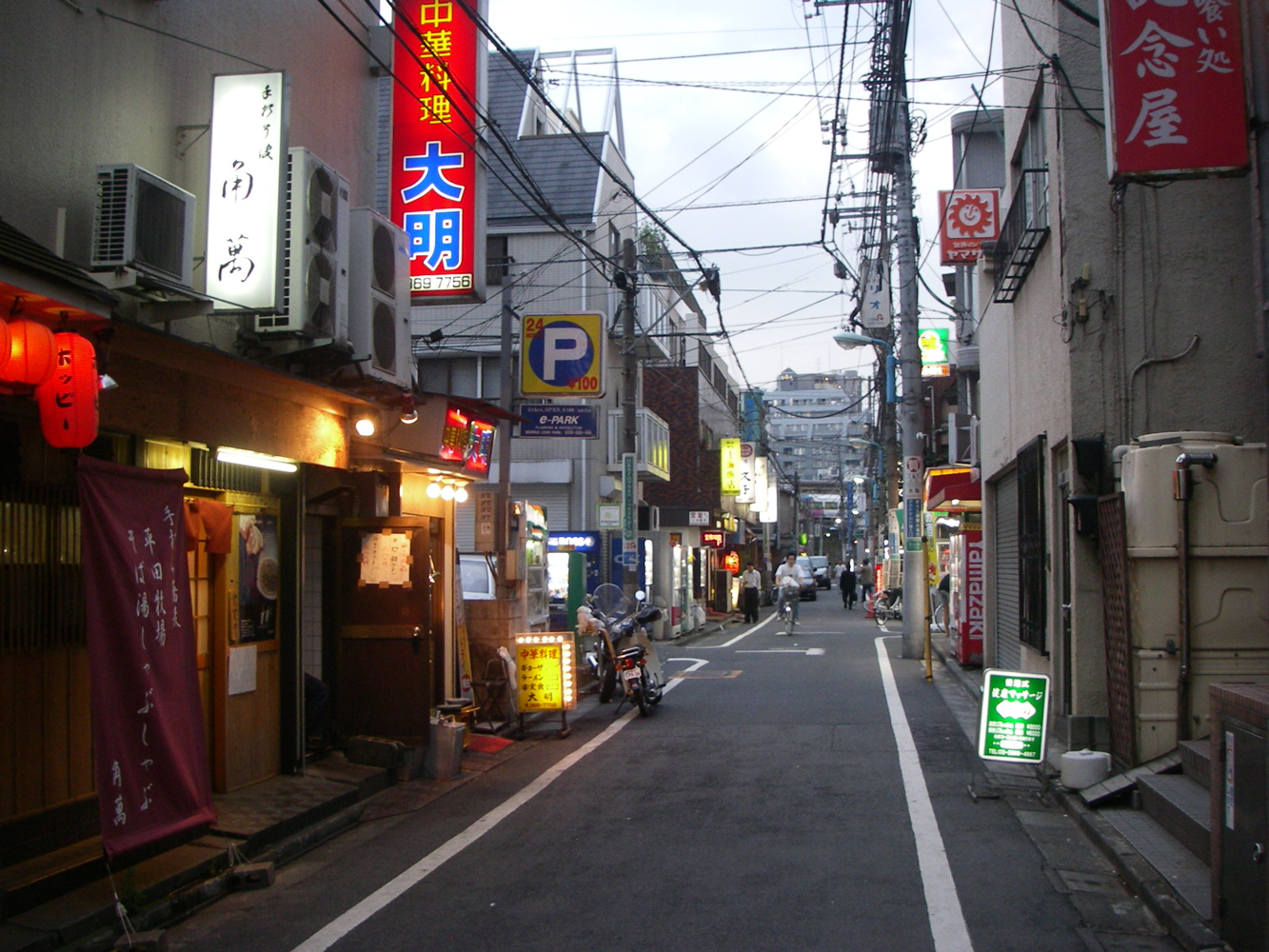 【立ちんぼ】新宿・新大久保の街娼（かわいい）　cute hooker in