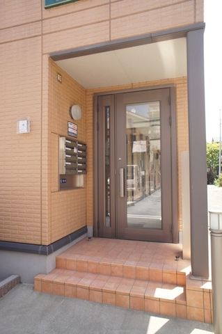 ザクザクランチ・チョコミント♪ 京急川崎駅の改札を，通る度に気になってました🤤 ウマウマ〜🥰😋